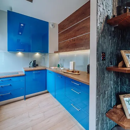 Dolina Wikingow Urnes 08 アパート シクラルスカ・ポレンバ