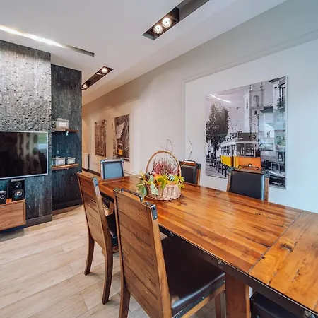 Dolina Wikingow Urnes 08 アパート シクラルスカ・ポレンバ